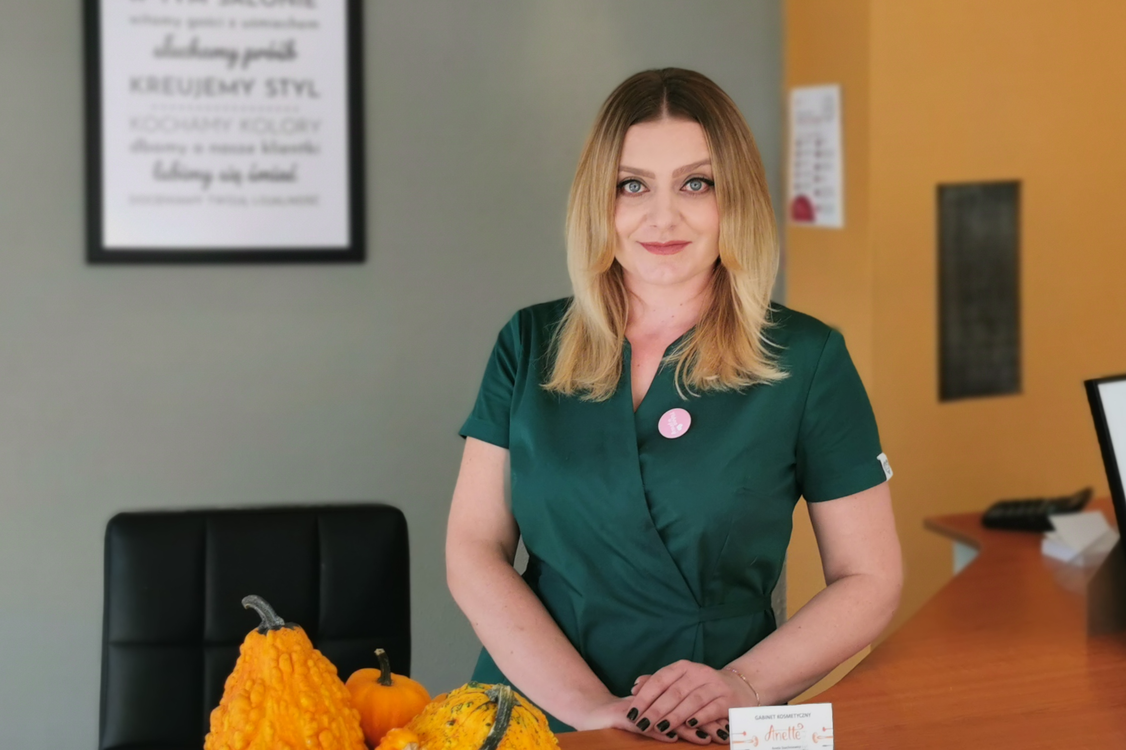 Aneta Szachniewicz w recepcji gabinetu